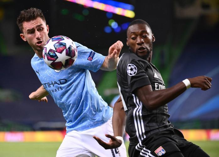  弗赖堡黑马姿态驰骋德甲创造历史佳绩